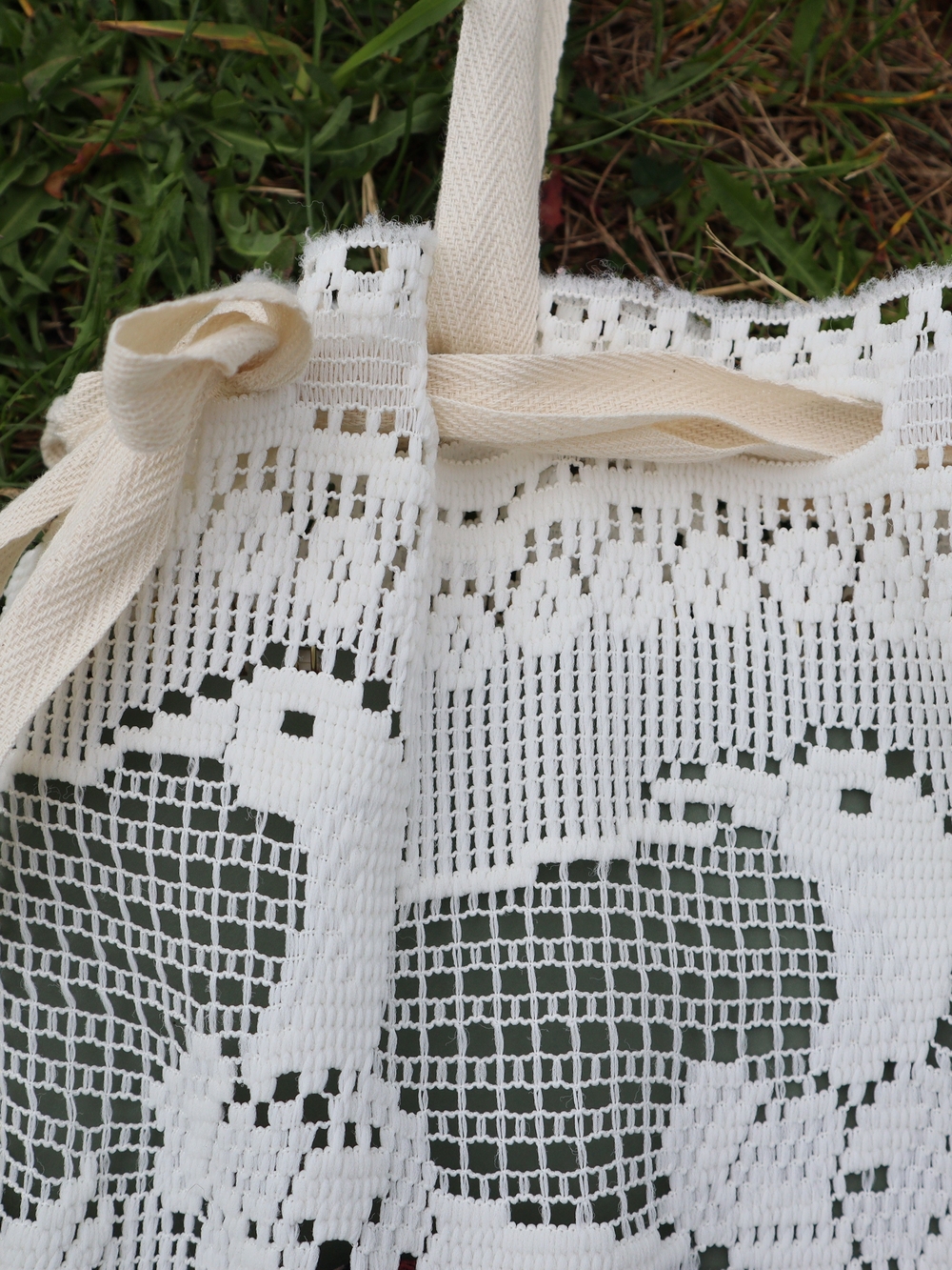Upcycled White Crochet Vintage Lace Tote Bag Goose Geese Ducks - Picture 5 of 8